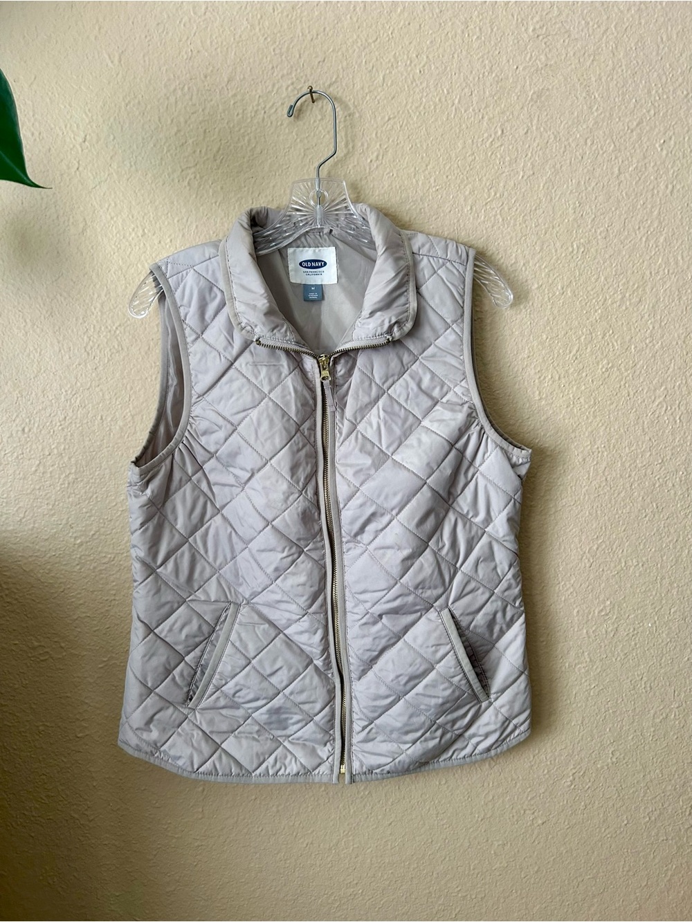 Old Navy Quilted Sleeveless Puffer Vest - Light Beige
